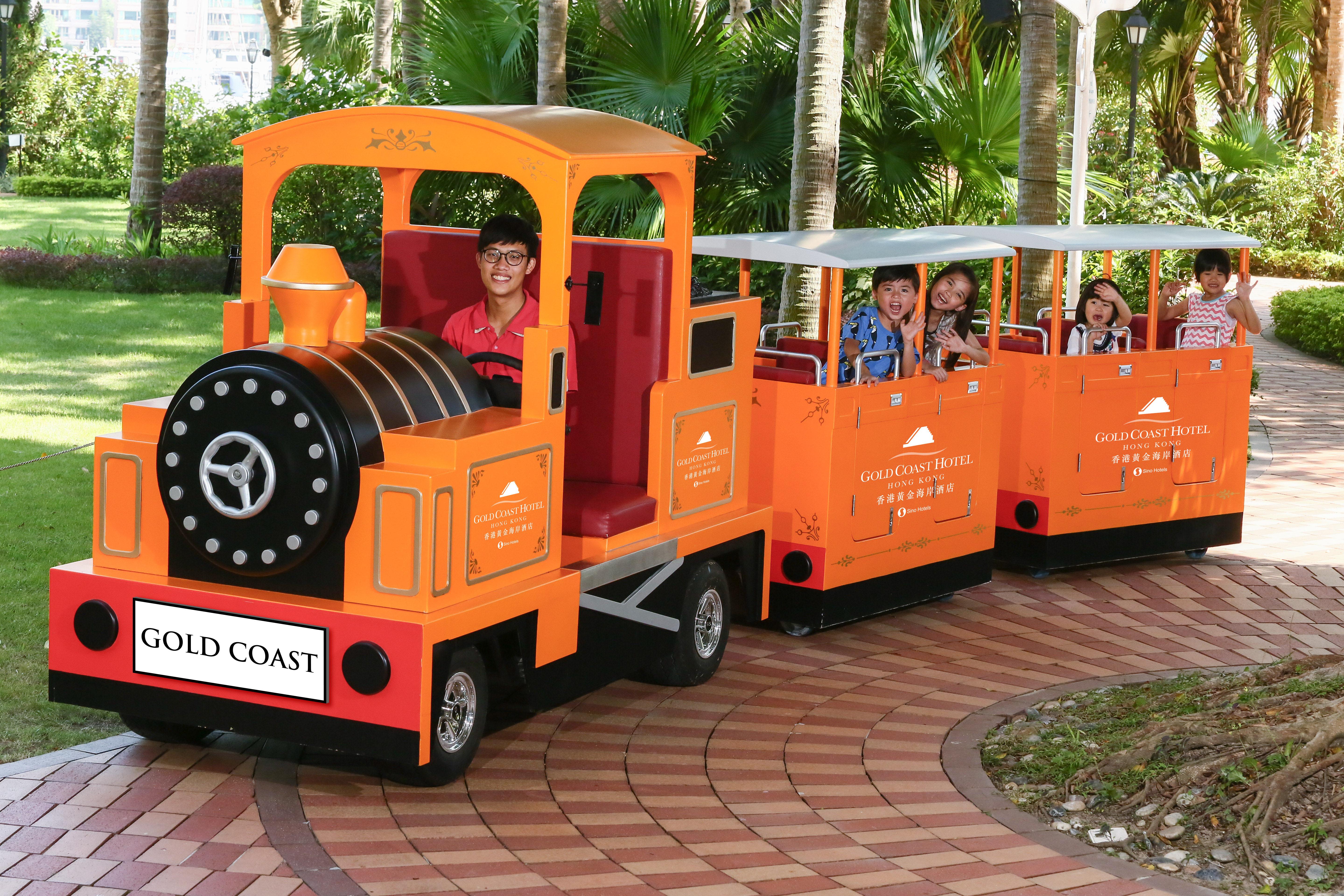 Hong Kong Gold Coast Hotel Екстер'єр фото The Gold Coast Family Train