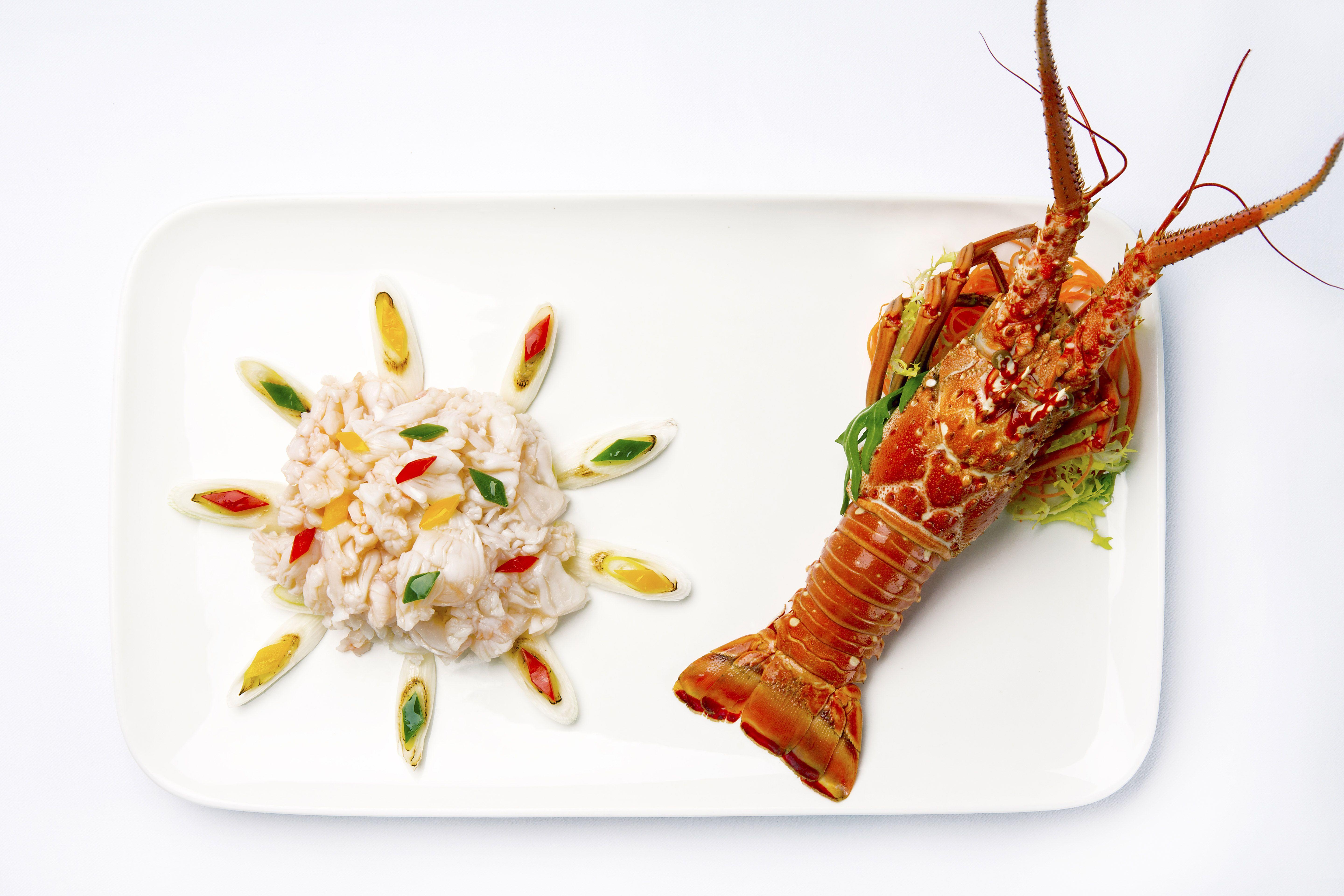 Hong Kong Gold Coast Hotel Екстер'єр фото A lobster prepared for consumption