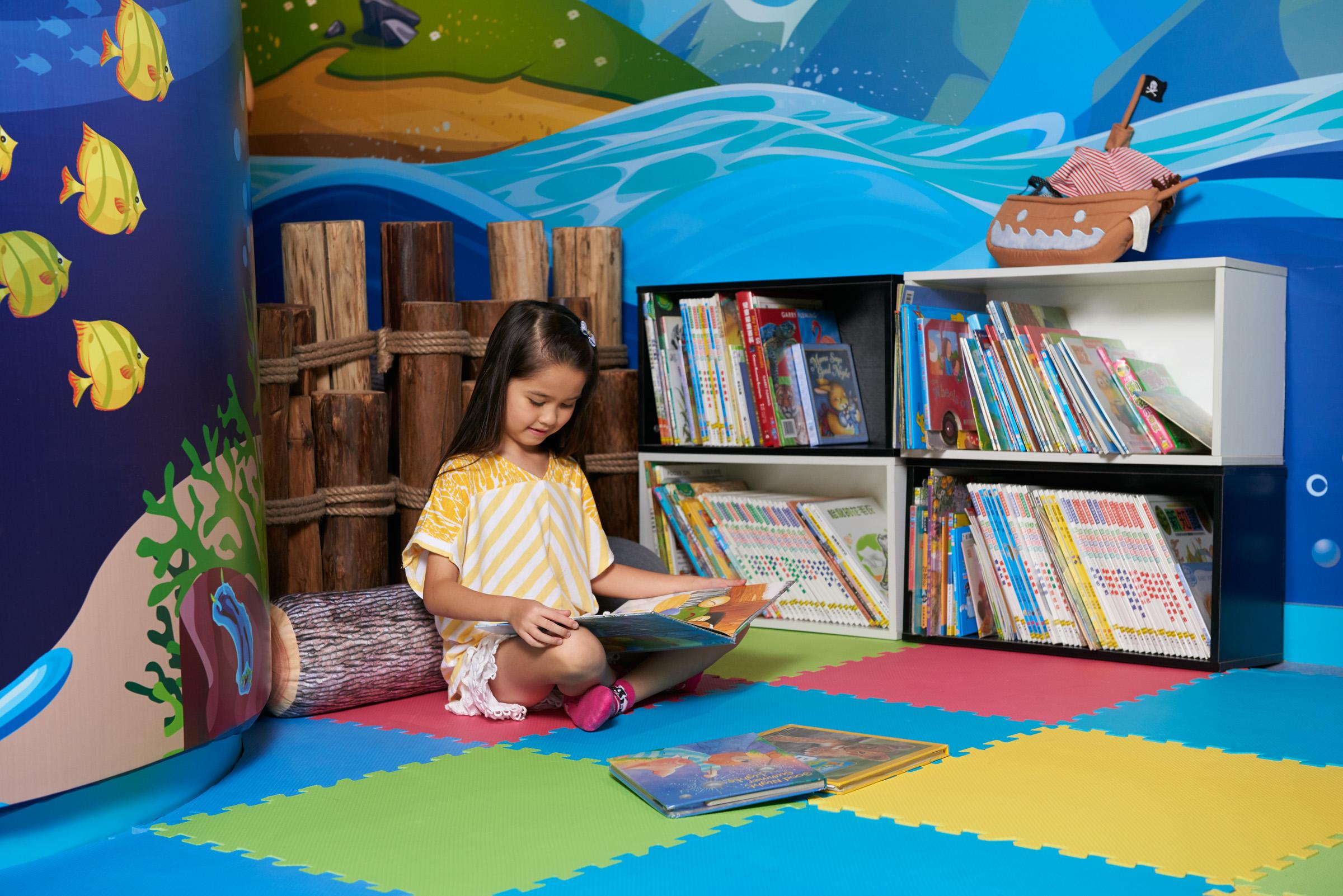 Hong Kong Gold Coast Hotel Екстер'єр фото Library at the Children's Museum of Oak Ridge