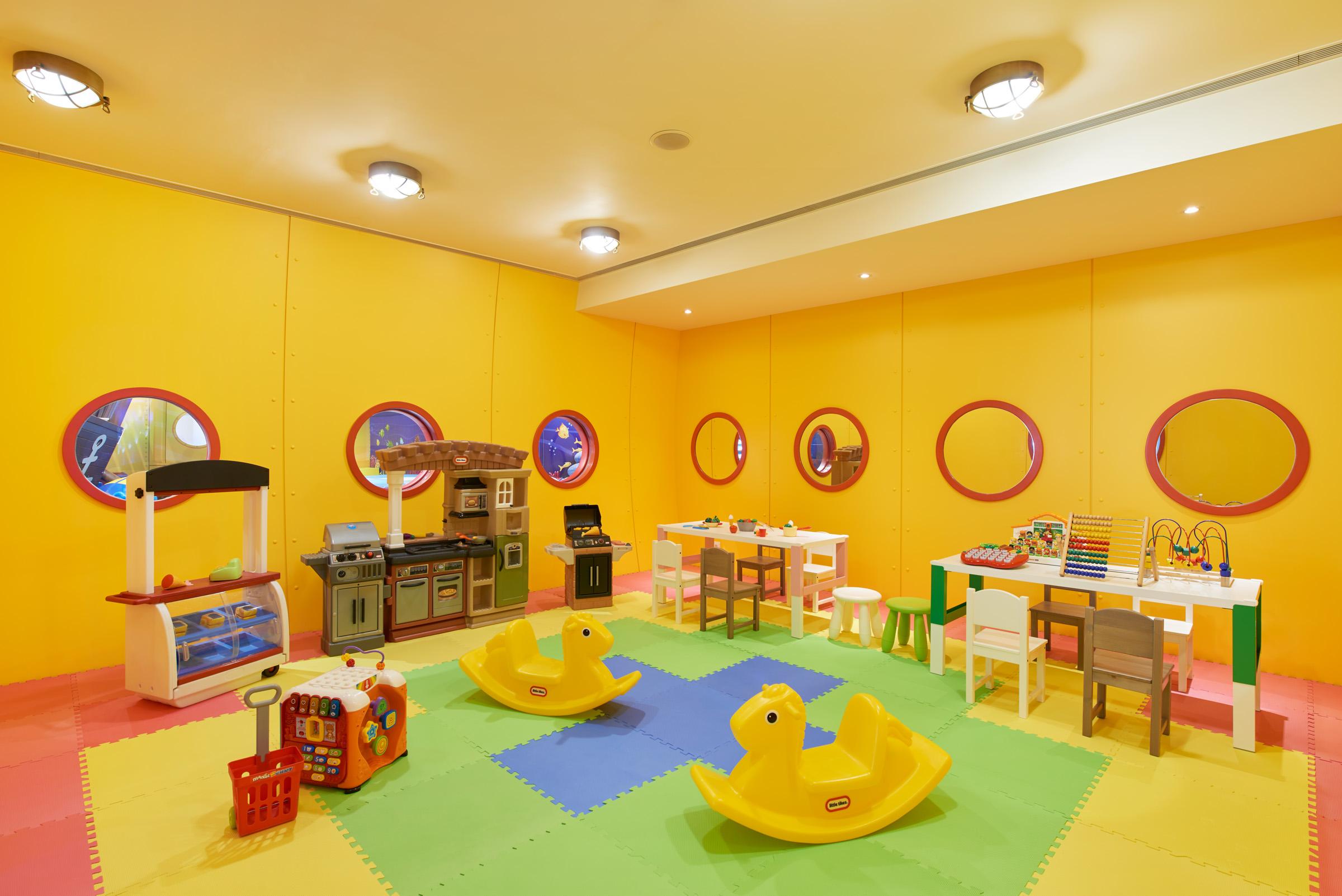 Hong Kong Gold Coast Hotel Екстер'єр фото The Children's Club at the Conrad Maldives