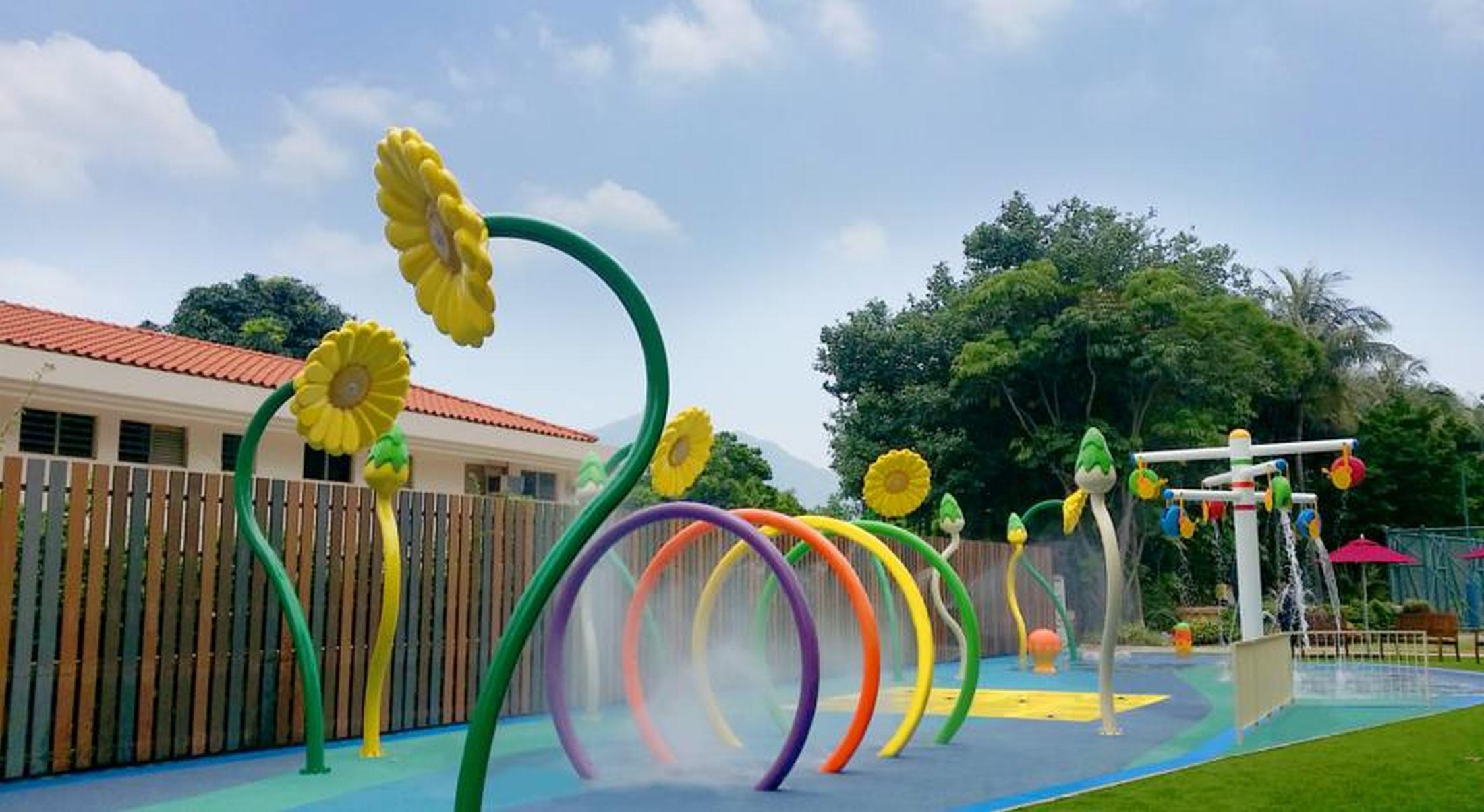 Hong Kong Gold Coast Hotel Екстер'єр фото Water playground