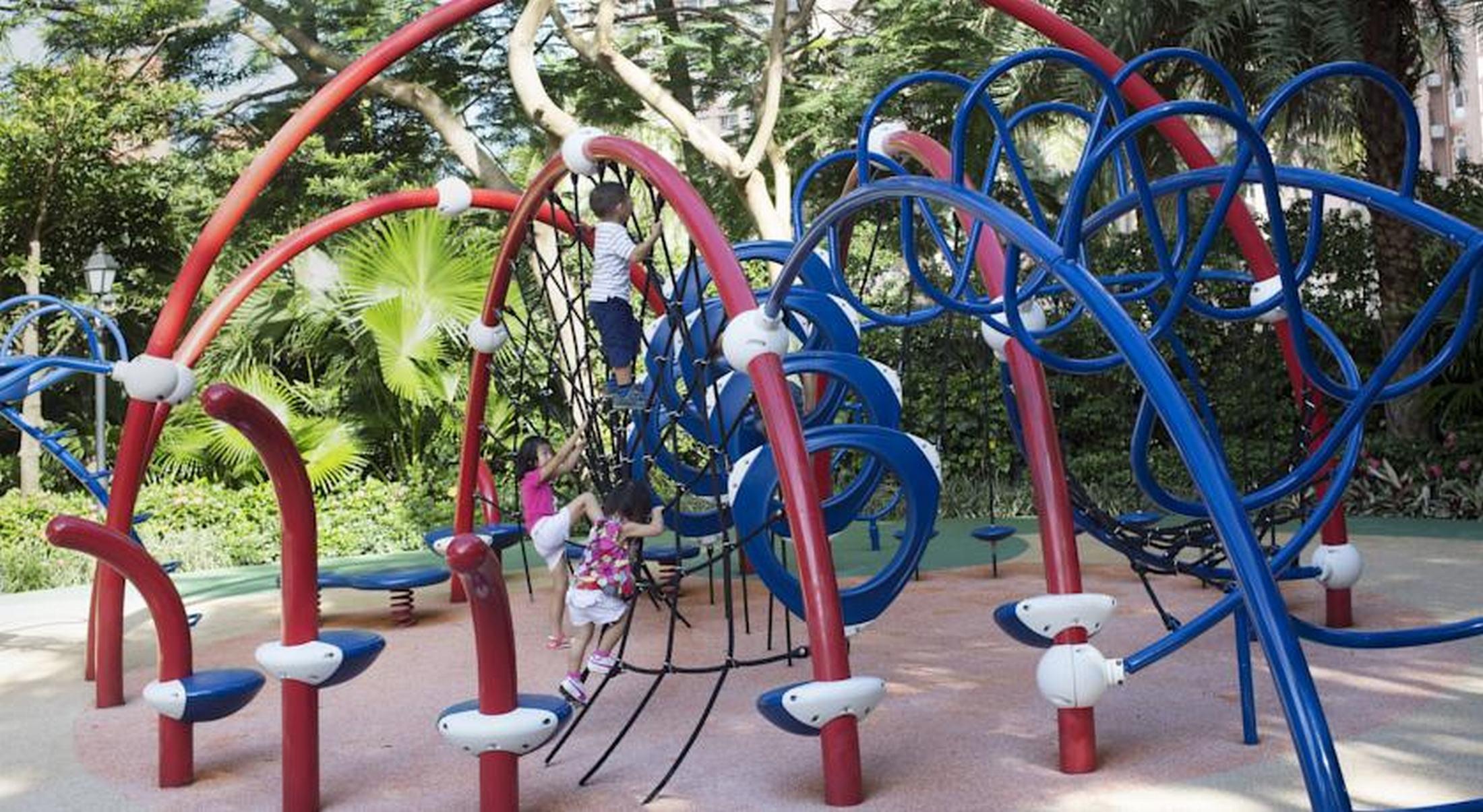 Hong Kong Gold Coast Hotel Екстер'єр фото Playground at the zoo