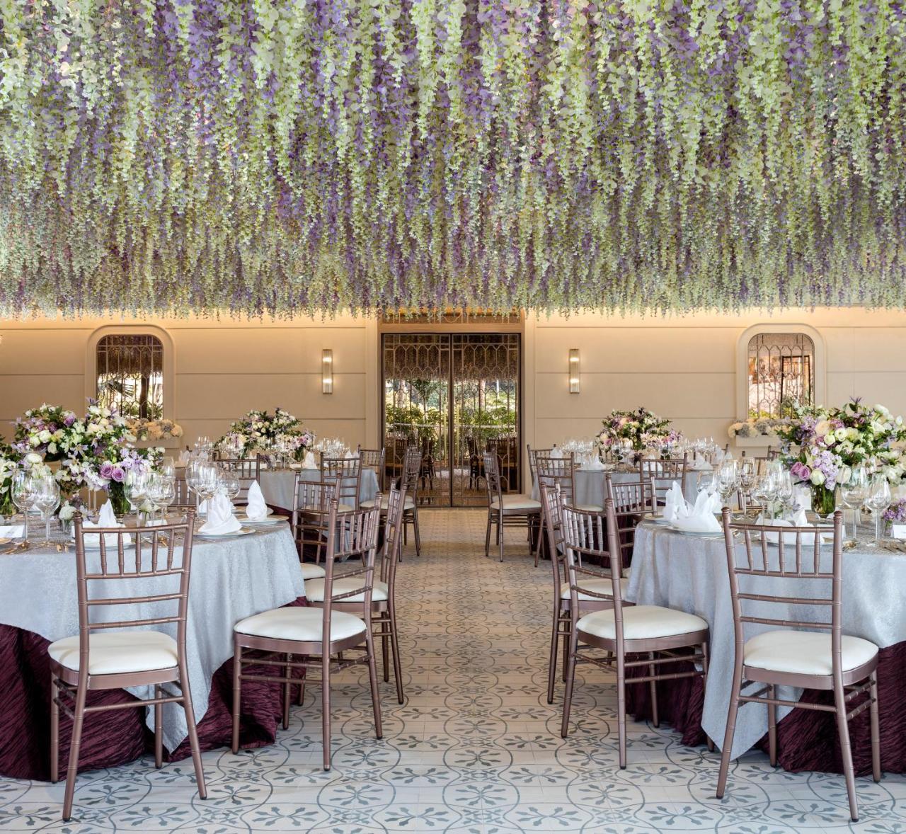 Hong Kong Gold Coast Hotel Екстер'єр фото The Wisteria Room