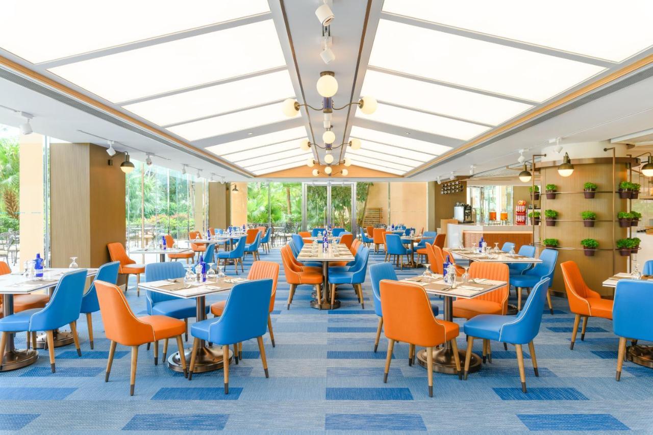 Hong Kong Gold Coast Hotel Екстер'єр фото The Garden Grill